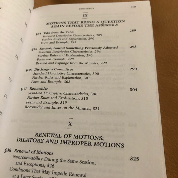 📚 Robert’s Rules of Order Newly Revised - Picture 11 of 14